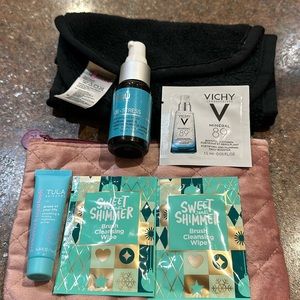 Free/$35.00  pink Ipsy Makeup Cosmetics Bag Vichy Tula eraser cloth